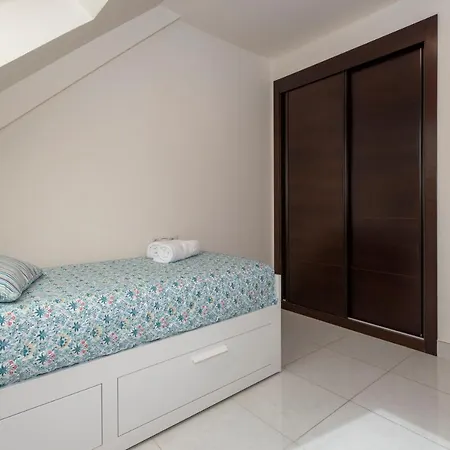 Nautilus Atico, 3 Dormitorios, Puerto, By Bookindenia Apartment *