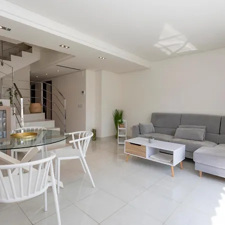 Nautilus Atico, 3 Dormitorios, Puerto, By Bookindenia *