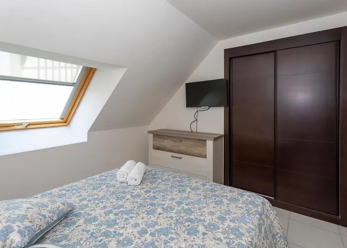 Apartmán Nautilus Atico, 3 Dormitorios, Puerto, By Bookindenia *